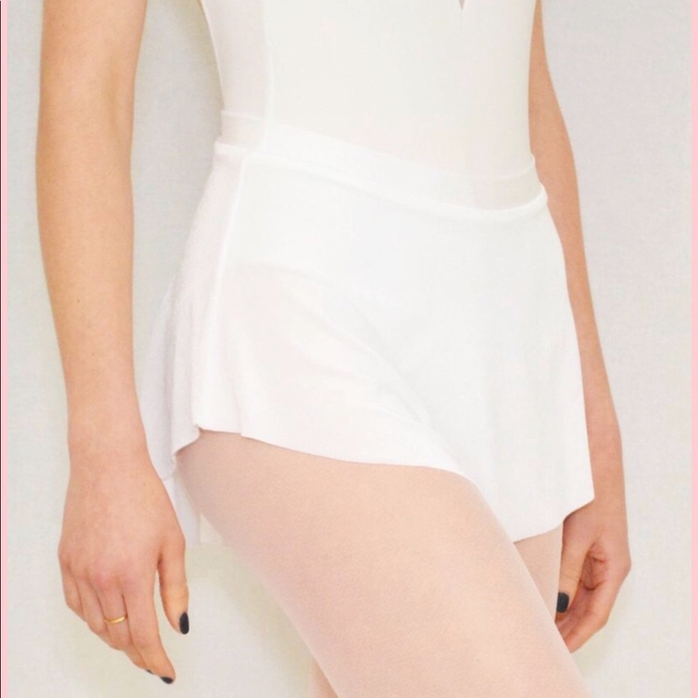 (NWT) White Bullet Pointe Skirt